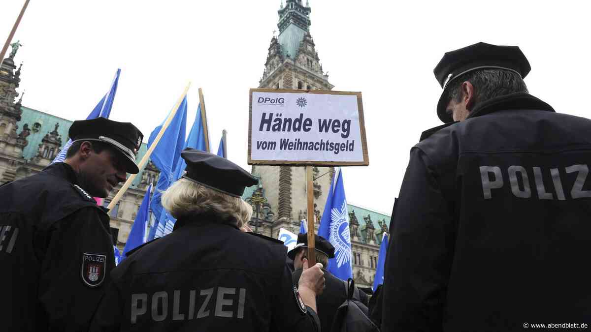 Lehrer, Polizisten, Richter: Warum Beamte in Hamburg jetzt mehr Geld bekommen