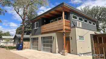 Saskatoon city council loosens restrictions on garage and garden suites to encourage development