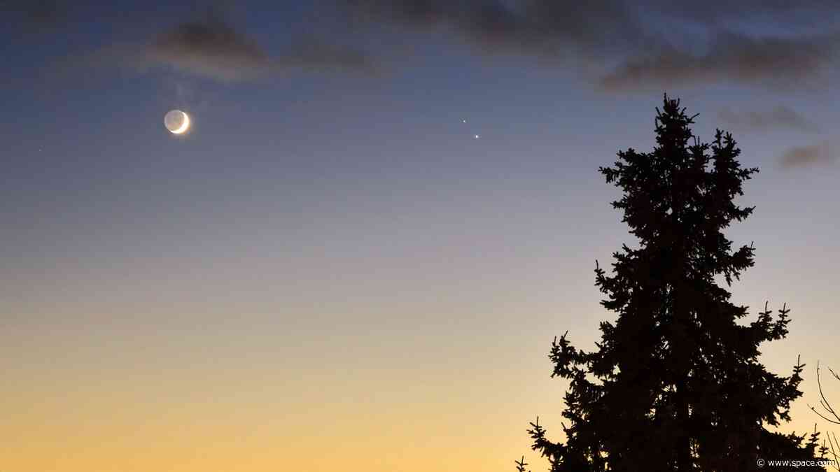 Don't miss the moon and Saturn put on a spectacular show before sunrise June 10