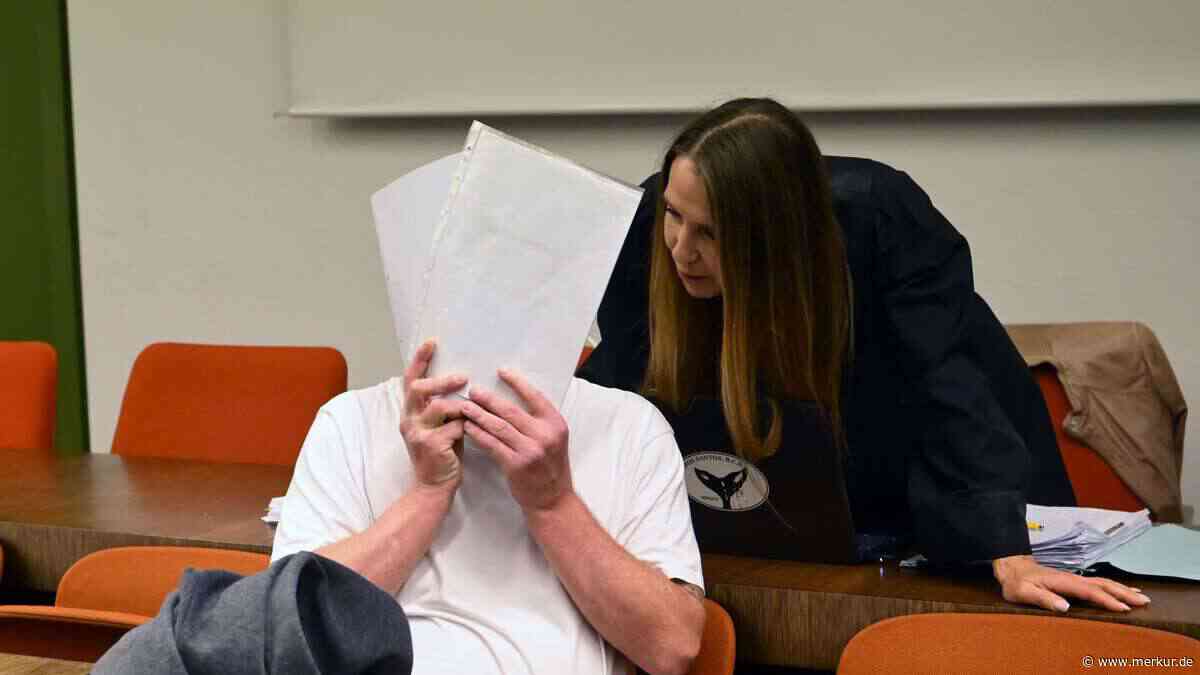 „Bringe dich um“: Mann im Biergarten bewusstlos getreten – Täter rauben ihn aus
