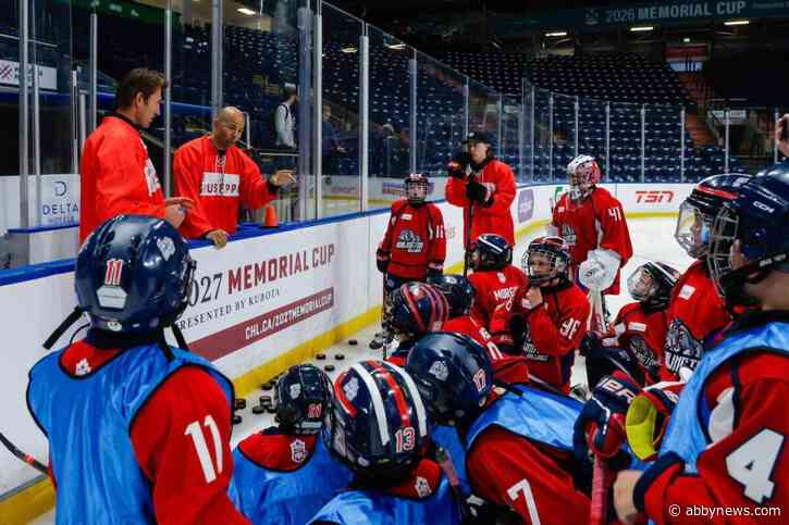 Hall of Fame NHL’er Iginla skates with youth hockey team at Kelowna’s Memorial Cup