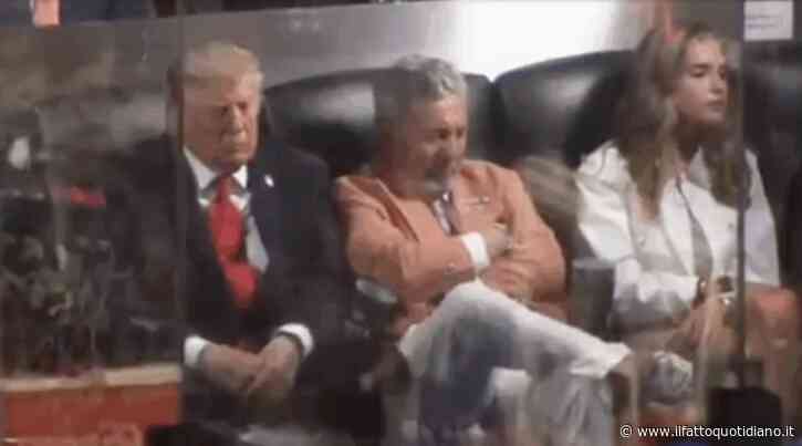 Trump accusato di essersi addormentato durante le Nba Finals: le immagini del Madison Square Garden scatenano la polemica