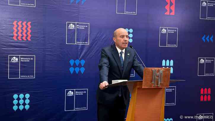 Hacienda dicta decreto fiscal y aleja la meta de equilibrio: déficit estructural cerrará 2030 en 1,5% del PIB
