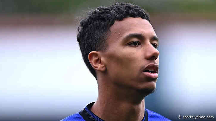 Stockport sign Rochdale's Gordon on free transfer