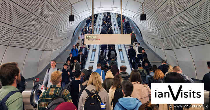 What phantom traffic jams can teach us about crowded Tube escalators