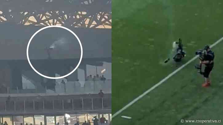 [VIDEO] Cámara cayó desde el techo del estadio en pleno partido de Hungría y Kazajistán