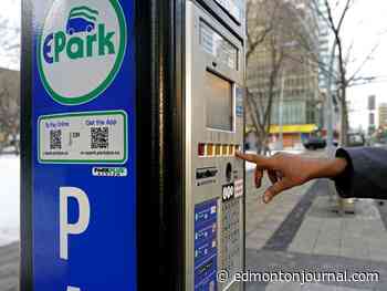 City to test parking fees at Valley Zoo, Fort Edmonton and Muttart Conservatory