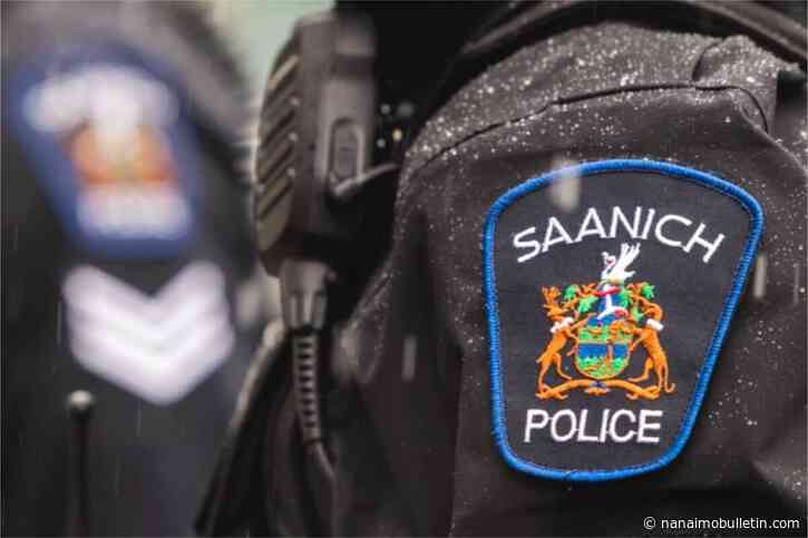 Saanich police perform CPR during two-patient medical emergency