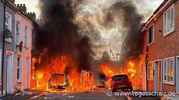 Nordirland: Krawalle und Proteste nach Messerattacke in Belfast