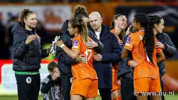 Eerste jaar Veurink bij Oranjevrouwen eindigt zonder WK-ticket: 'Dit verdienen we'