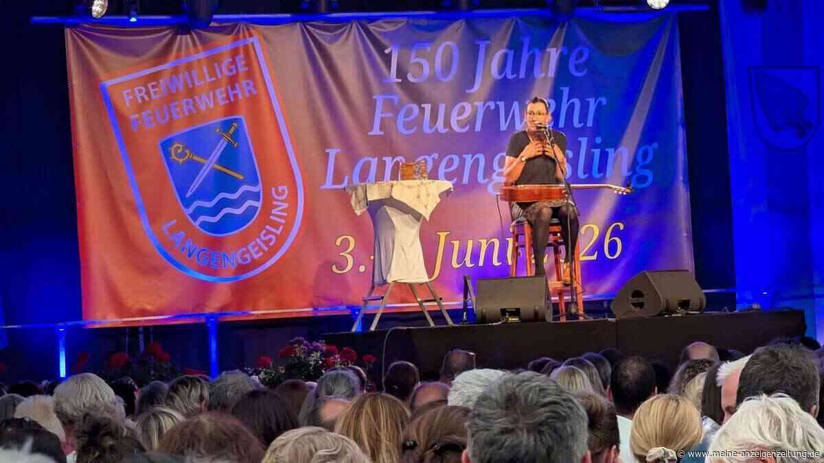 Martina Schwarzmann spielt zweieinhalb Stunden vor 1500 Zuschauern