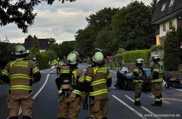 FW-EN: Schwerer Verkehrsunfall auf der Wittbräucker Straße - Fünf Verletzte bei Unfall mit drei Fahrzeugen