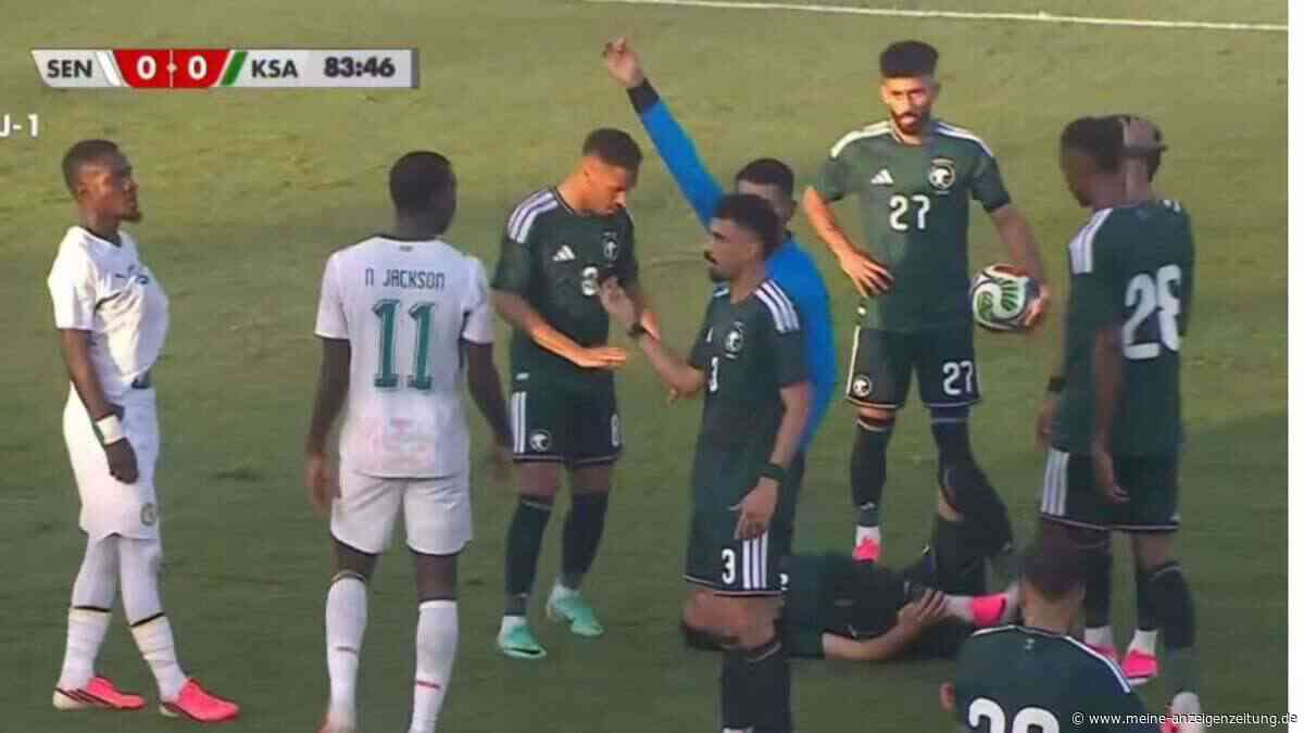 Bayern-Stürmer Jackson fliegt bei WM-Generalprobe innerhalb von zwei Minuten vom Platz