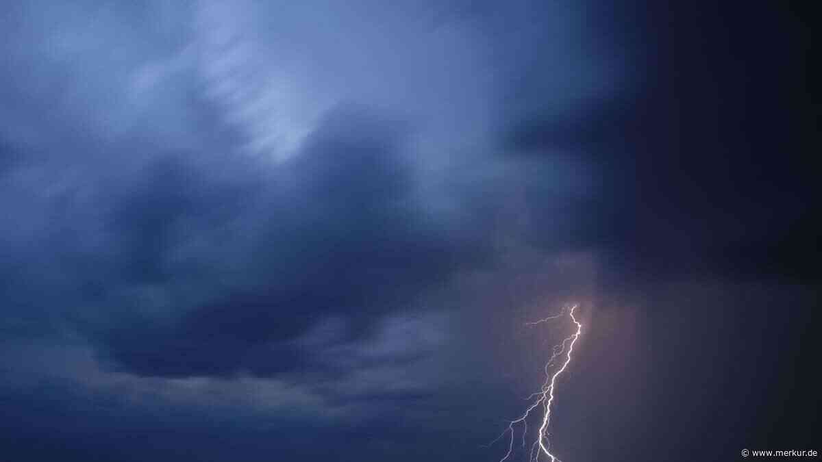 „Starke Gewitter mit Starkregen“: DWD warnt in Bayern – teilweise Überflutungen möglich