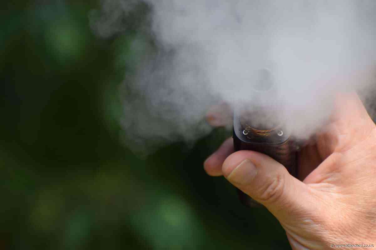 Off-licence accused of selling illegal vapes to children in school uniform