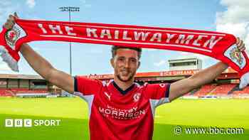 Crewe sign Doncaster striker Gibson