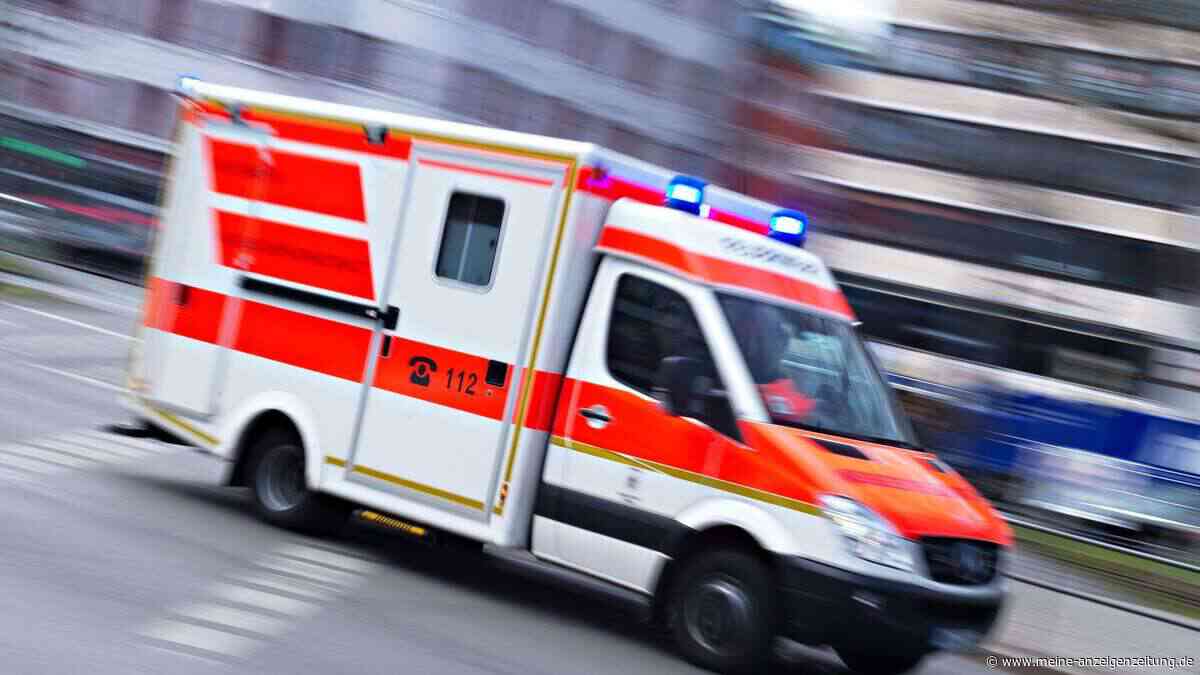 Zwei Busse stoßen zusammen - mehrere Kinder verletzt