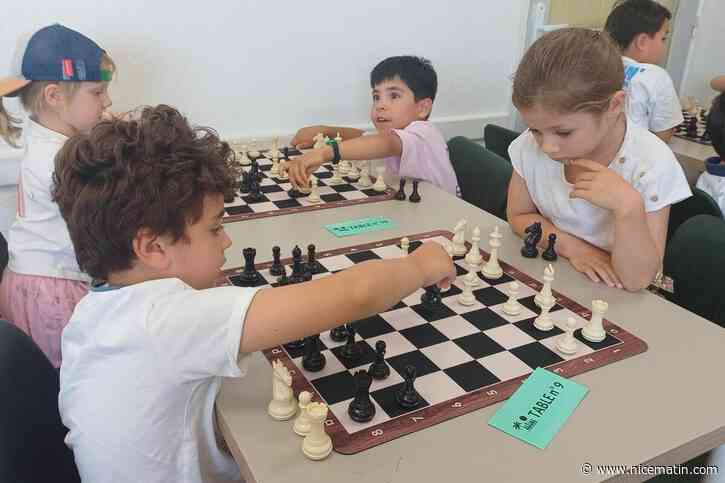 « Et maintenant, il joue mieux que moi ! » : vingt très jeunes joueurs d’échecs de 4 à 6 ans disputent un tournoi de haut niveau à Hyères