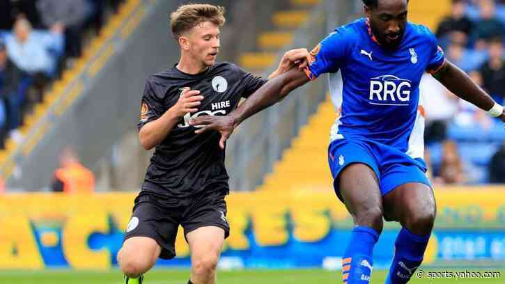 Harrogate sign midfielder McGowan from Gateshead