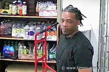 Hudson police looking for man who allegedly assaulted store clerk