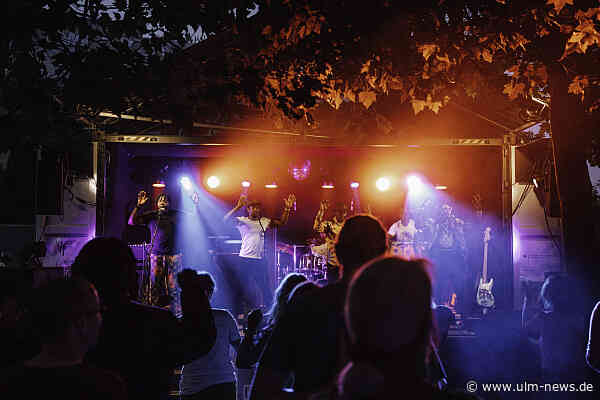 Das Wetter muss noch Anlauf nehmen, aber diesen Freitag eröffnet der Roxy Soundgarten 2026 - alle 60 Gigs sind for free