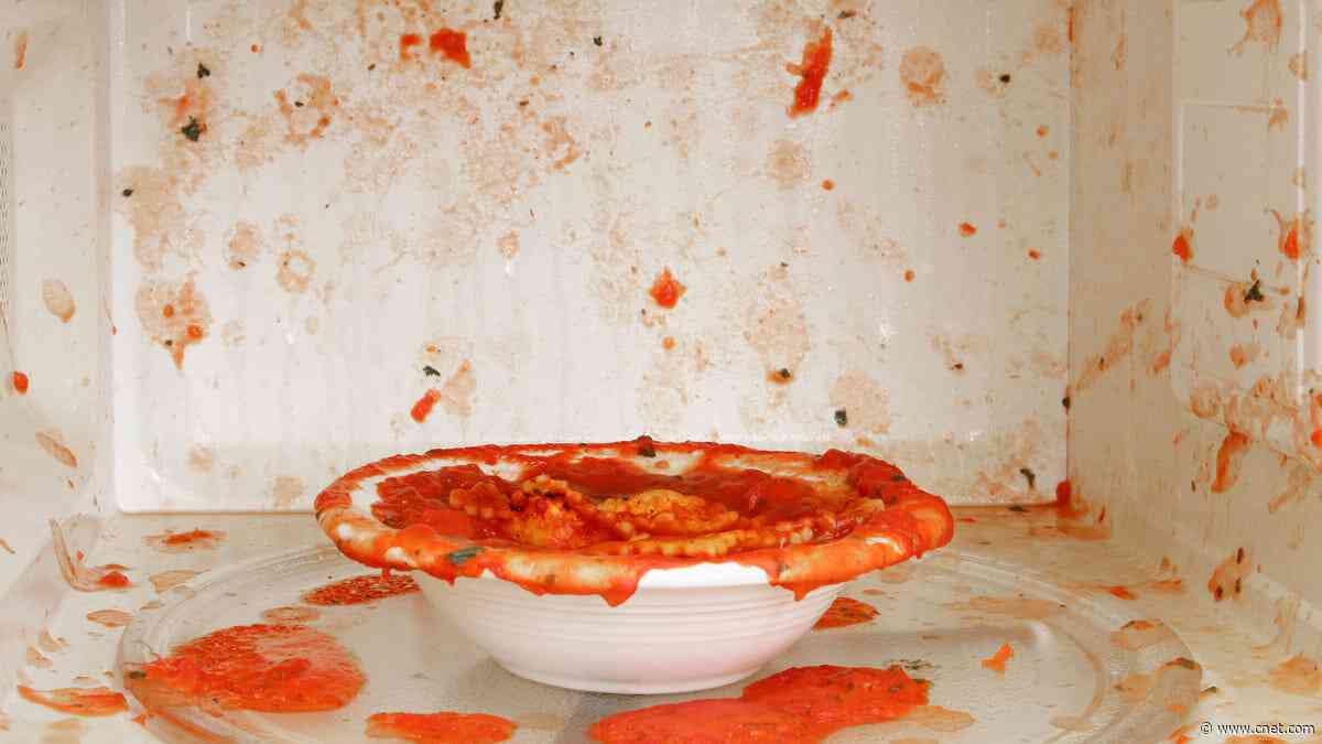 The 2-Minute Microwave Cleaning Trick That Beats Every Spray You've Tried