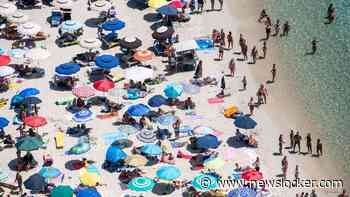 Italiaans strand verbiedt parasols voor mensen tussen de 10 en 65 jaar