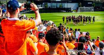Bart Verbruggen lijkt WK te gaan halen: keeper op het veld tijdens eerste training Oranje in Kansas City