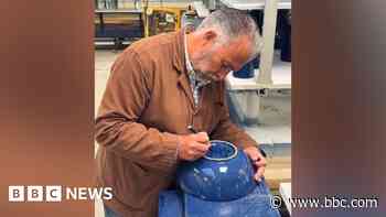 Final piece of 'iconic' Denby Pottery signed