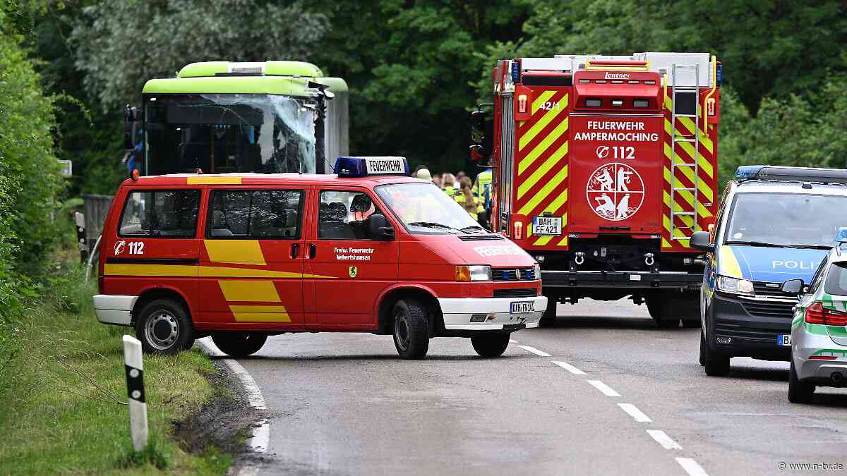 Bus-Unglück bei Schulausflug: Ein Rettungshubschrauber stand schon bereit - doch der Junge starb am Unfallort