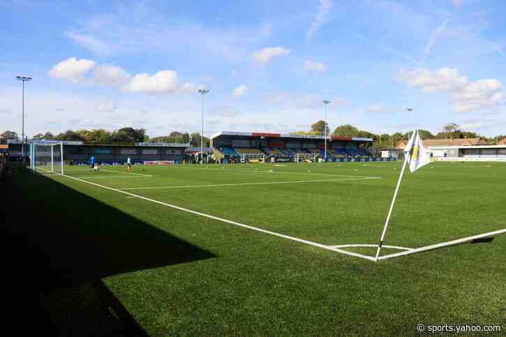 Long-serving defender Younger to leave Portsmouth