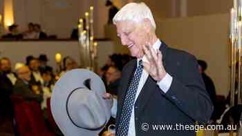‘Busting out the dance moves’: Katter the life of the party in Melbourne