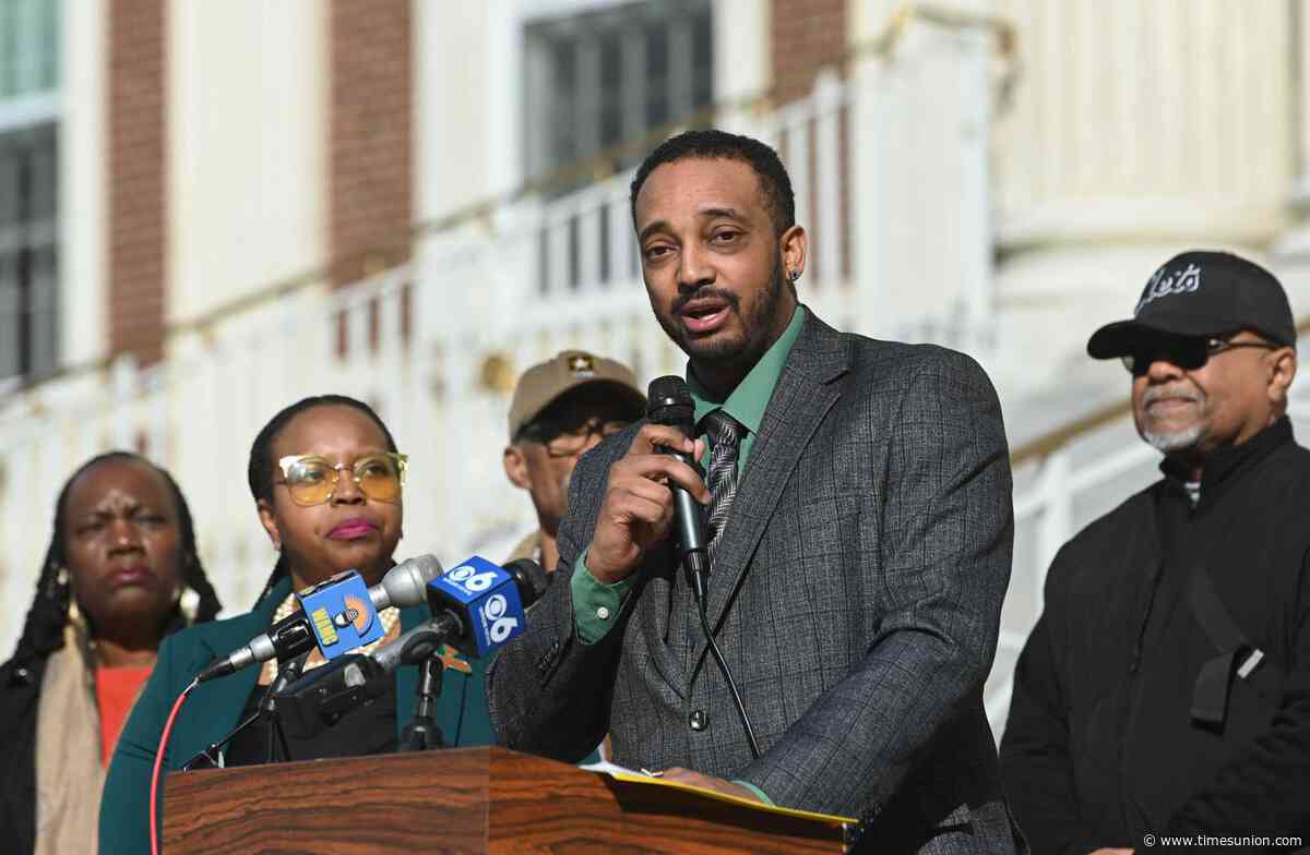 Schenectady councilman’s resume fuels intraparty fight among Democrats