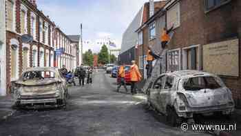 27 mensen dakloos na brandstichtingen in huizen tijdens rellen Belfast
