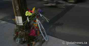 Toronto committee moves to trial memorials for fatal crashes, overruling staff