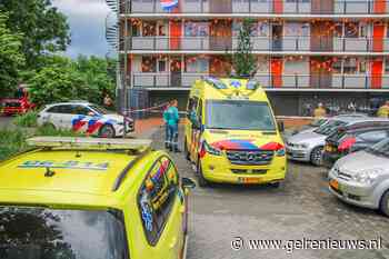 Overleden persoon aangetroffen bij flatgebouw
