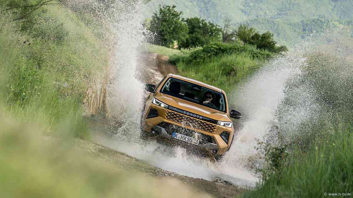 Kraxelt jetzt noch besser: Neuer Toyota Hilux behält Diesel und wird zusätzlich elektrisch