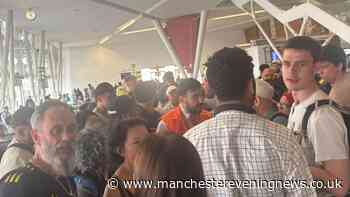 Over 200 easyJet passengers left waiting ten hours for Manchester Airport flight, then they got an email