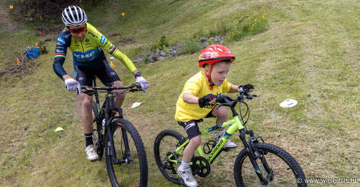 Erfenis van Tom Dumoulin: honderden kinderen op de trappers in Sittard