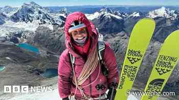 Watch: Skier tackles Peruvian mountain ridge