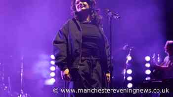 "Manny, I'm back": Lola Young makes triumphant return at Manchester's O2 Apollo