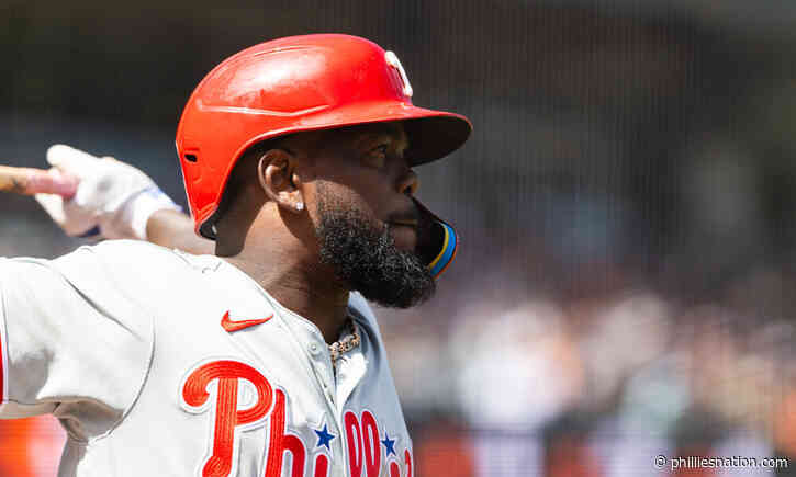 Adolis García exits game early in win against Blue Jays