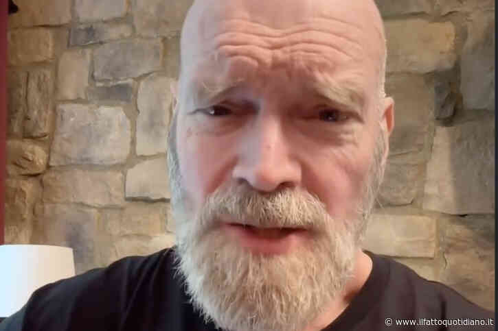 “Ho un tumore al seno. Capita ad un uomo su 750 e sono uno di loro. Inizialmente volevo tenere tutto segreto perché è imbarazzante”: parla l’attore Tyler Mane