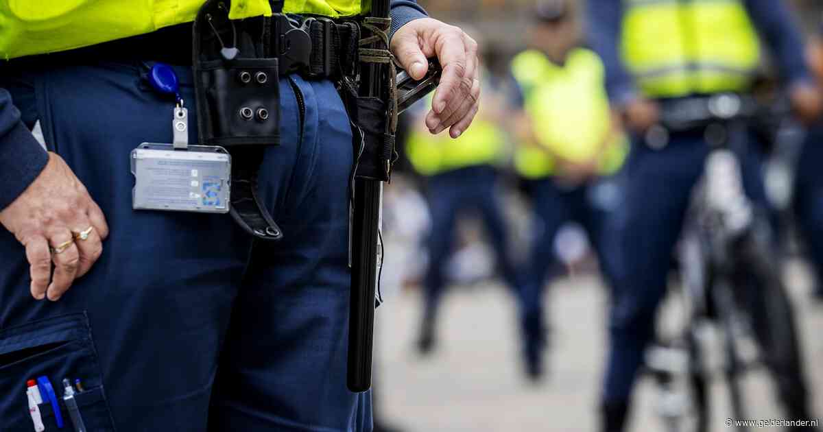 Stiekem dossier van foute grappen kost handhaver na 14 jaar zijn baan, gemeente in de fout