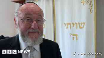 New synagogue welcomes Chief Rabbi in 'trying times'