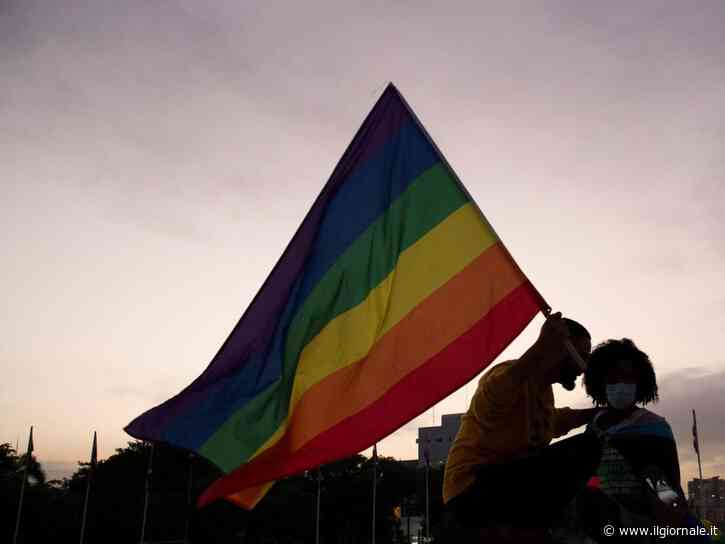 Se il taser va bene solo con il permesso della comunità Lgbt
