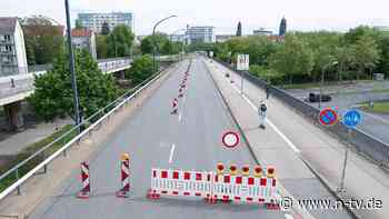 Bundesstraße voll gesperrt: Brücke in Dresden droht einzustürzen