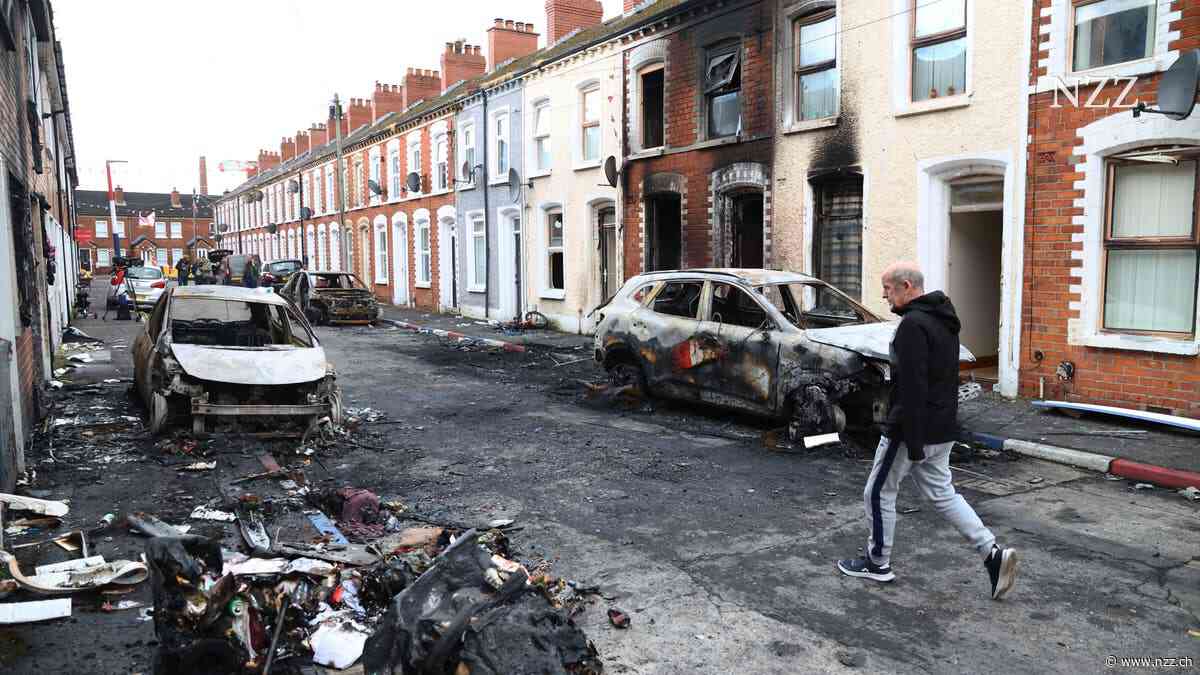 Gewalt in Belfast: Wie viele Warnzeichen brauchen die britischen Politiker noch?