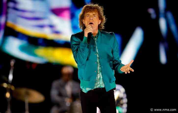 Watch Mick Jagger perform surprise impromptu pub gig with students in Oxford