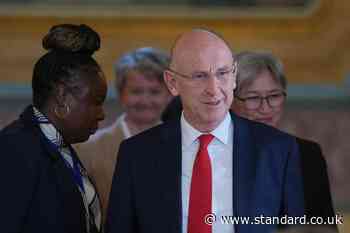 Defence secretary quits over armed forces funding